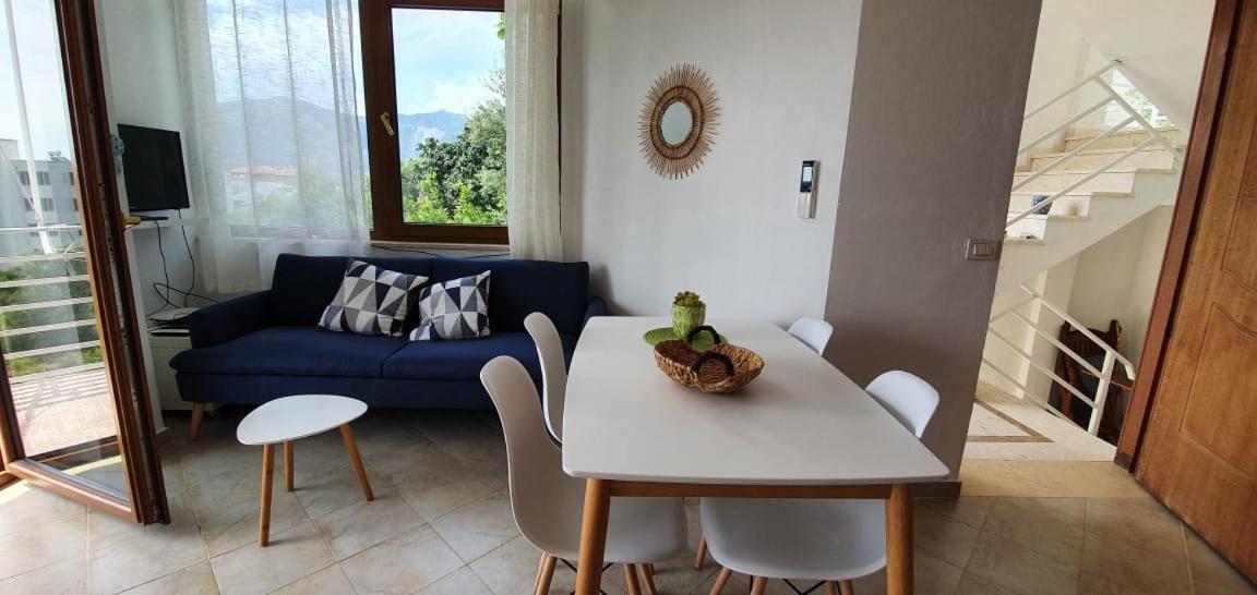 Seaview Apartment Borsh Kültér fotó