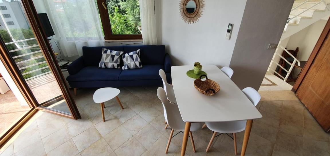 Seaview Apartment Borsh Kültér fotó