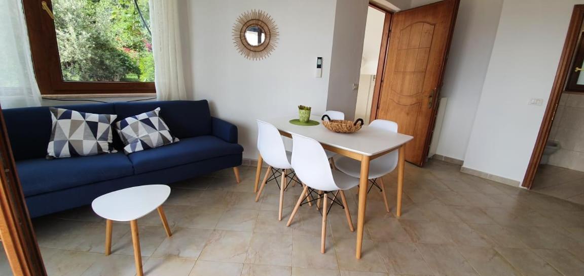 Seaview Apartment Borsh Kültér fotó
