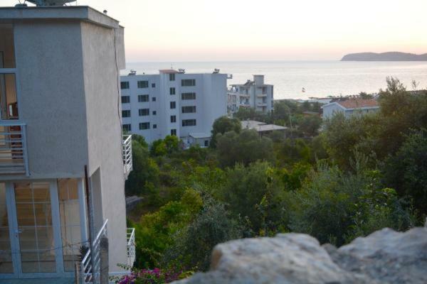 Seaview Apartment Borsh Kültér fotó